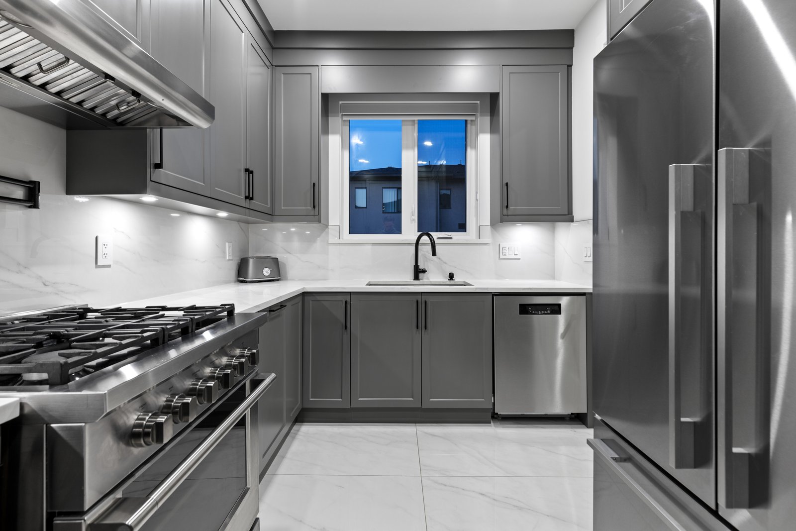 Canyon Ridge - Exterior